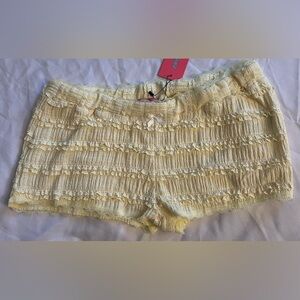 Edikted ruffled yellow lace shorts size large NWT